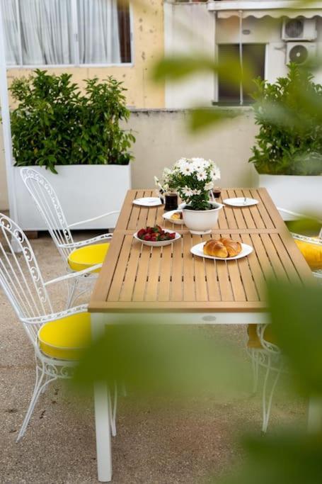 Ebullience - Stylish & Chic Athens Apartment Exterior photo